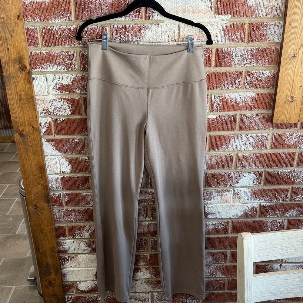 Danskin Taupe Stretch Bootcut Flare Yoga Leggings Size Women’s Large